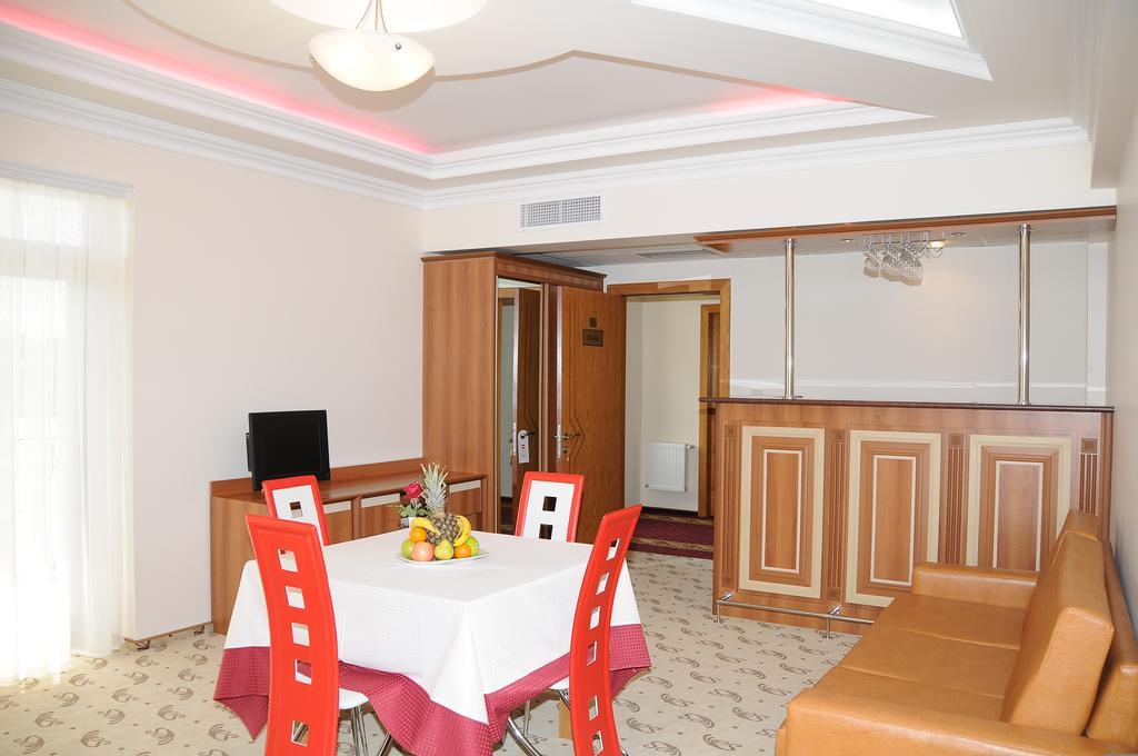 River Side Hotel Мінгечаур Номер фото