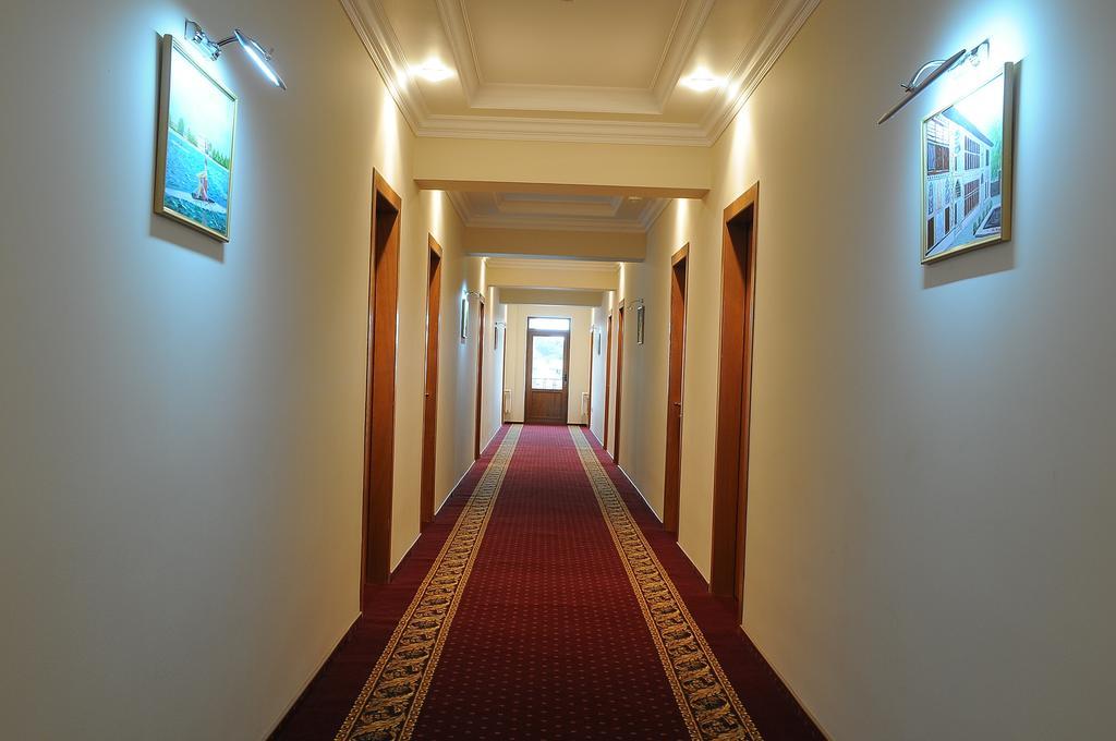 River Side Hotel Мінгечаур Екстер'єр фото
