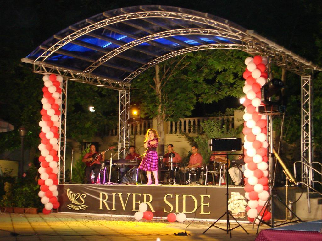 River Side Hotel Мінгечаур Екстер'єр фото