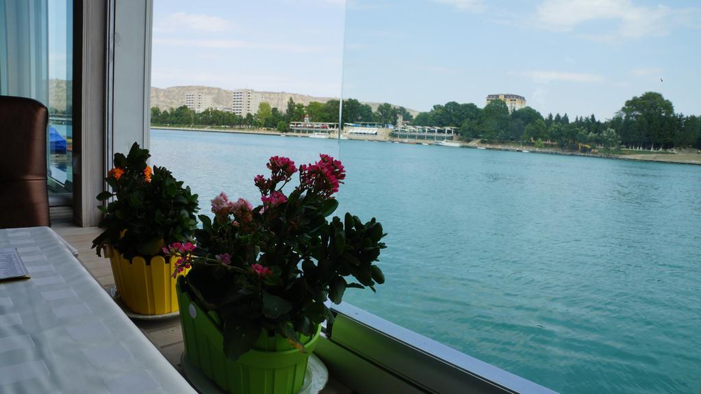 River Side Hotel Мінгечаур Екстер'єр фото